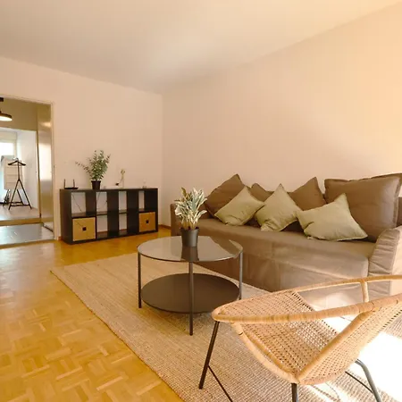 Living Cozy In Apartment Bern